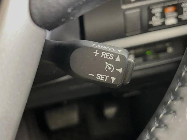 Toyota VOXY 2020-01 23549-7