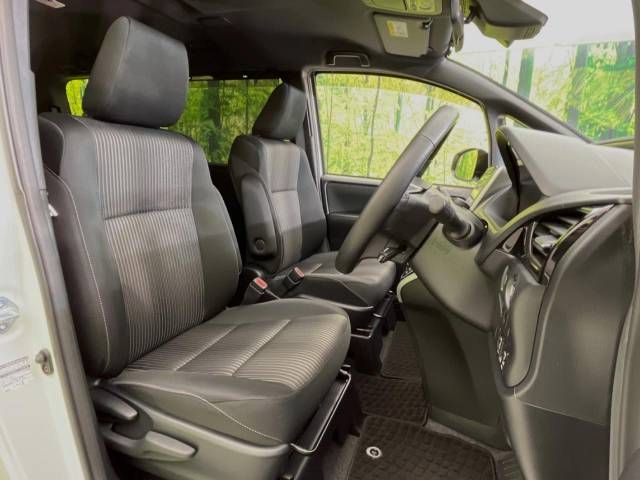 Toyota VOXY 2020-01 23549-9