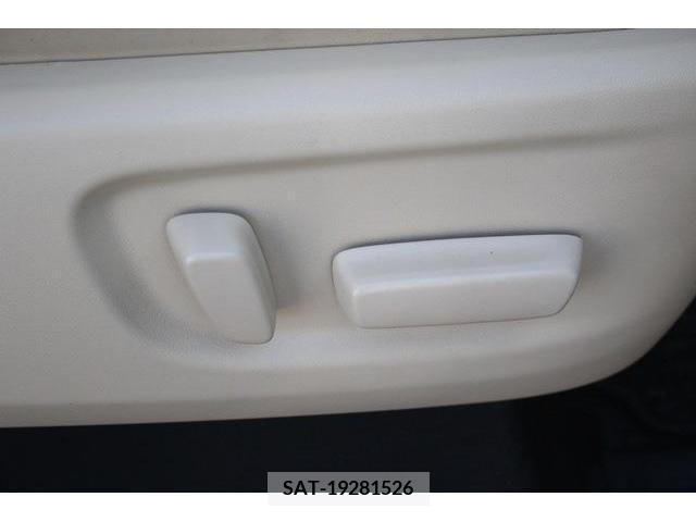 Toyota VELLFIRE 2019-04 369711-8