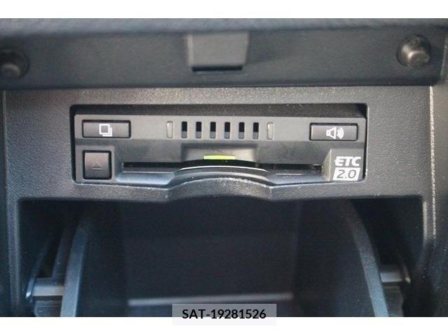 Toyota VELLFIRE 2019-04 369711-7