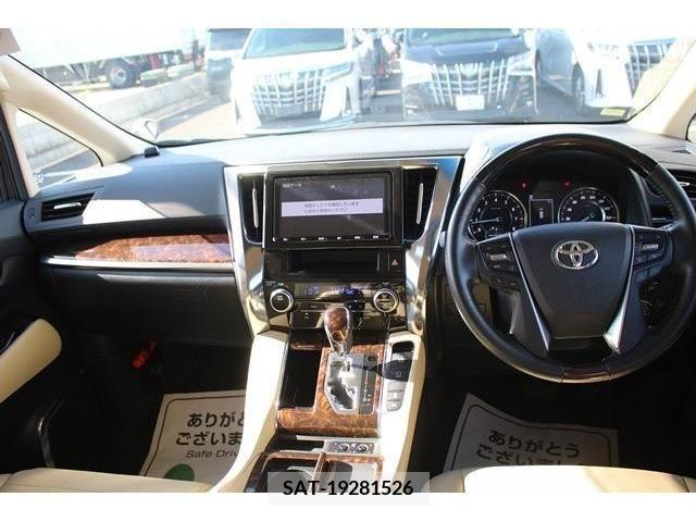 Toyota VELLFIRE 2019-04 369711-13