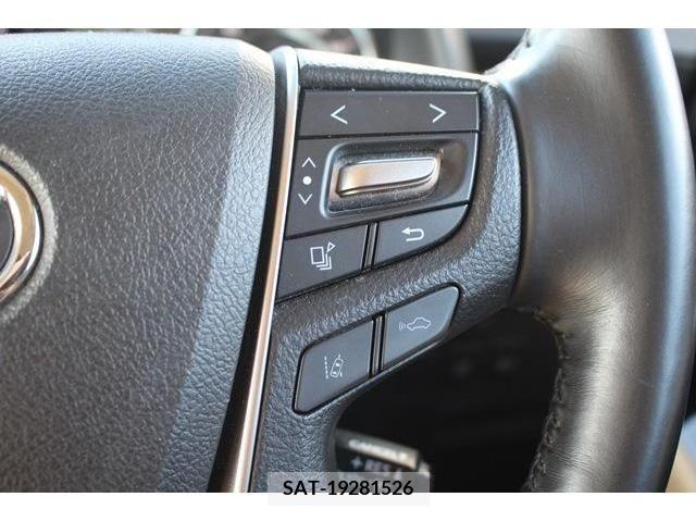 Toyota VELLFIRE 2019-04 369711-4