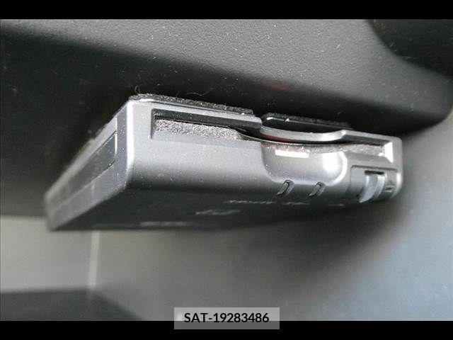 Nissan NOTE 2019-04 305487-5
