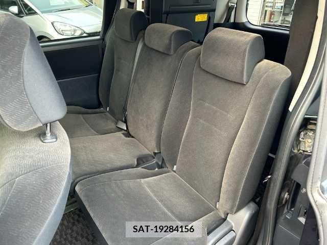 Toyota VOXY 2011-07 341390-20
