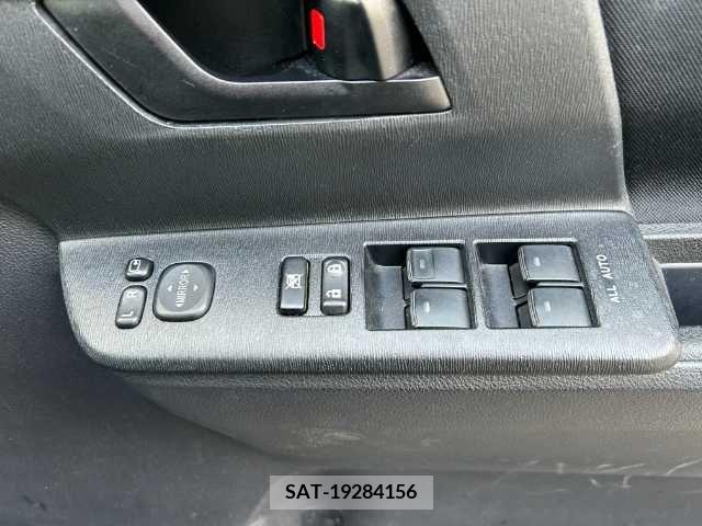 Toyota VOXY 2011-07 341390-12