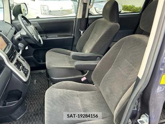 Toyota VOXY 2011-07 341390-22