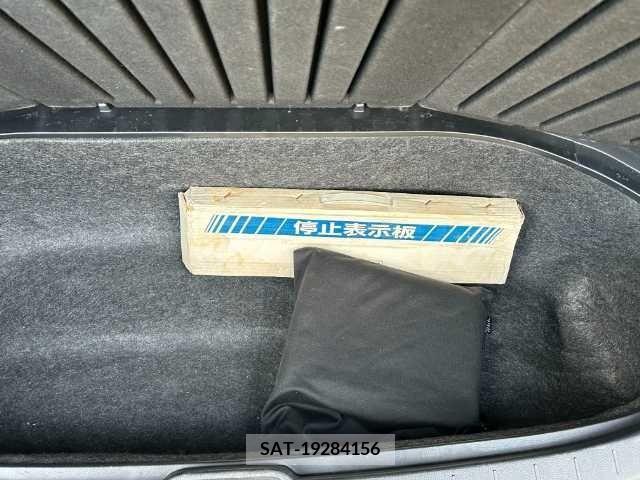 Toyota VOXY 2011-07 341390-19