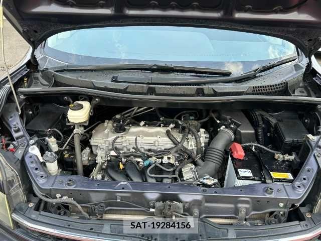Toyota VOXY 2011-07 341390-24