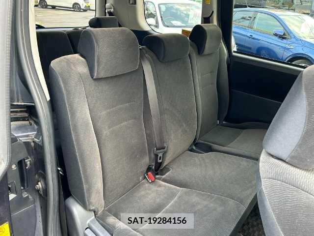 Toyota VOXY 2011-07 341390-15