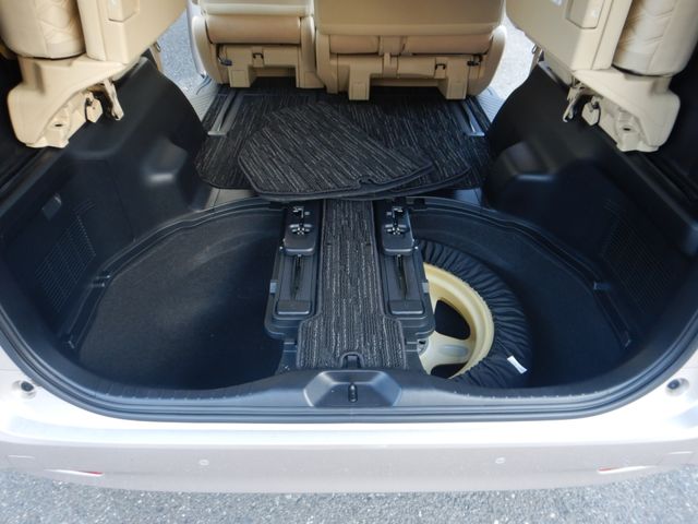Toyota VELLFIRE 2018-04 9568-26