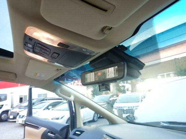 Toyota VELLFIRE 2018-04 9568-12