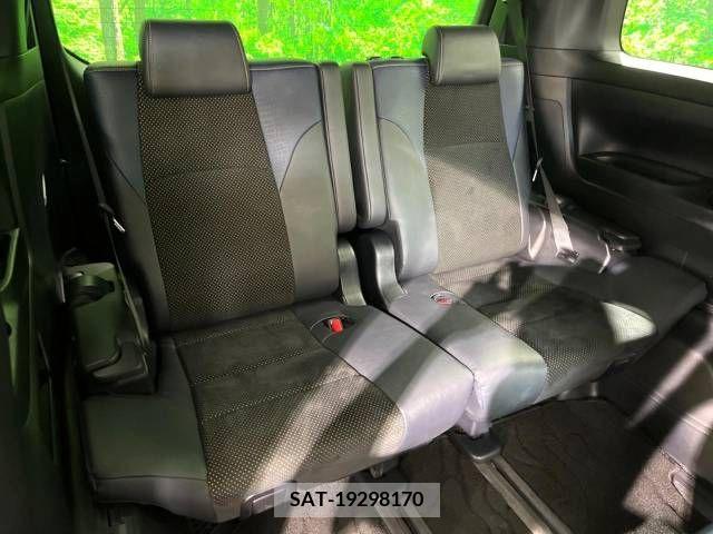 Toyota VELLFIRE 2017-03 332401-10