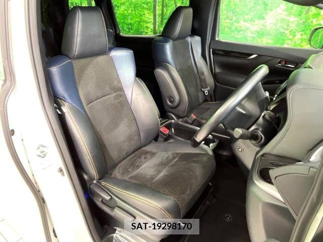 Toyota VELLFIRE 2017-03 332401-8