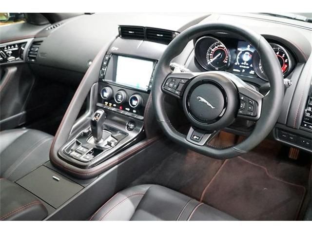 Jaguar F-TYPE 2017-06 9329-12