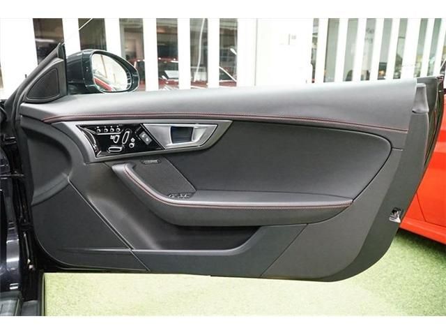 Jaguar F-TYPE 2017-06 9329-16