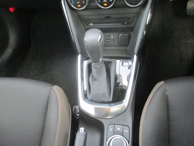 Mazda MAZDA2 2021-04 3562-16