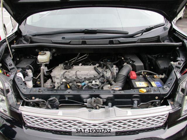 Toyota VOXY 2013-01 375043-20