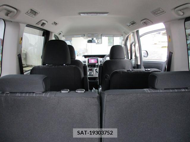 Toyota VOXY 2013-01 375043-13