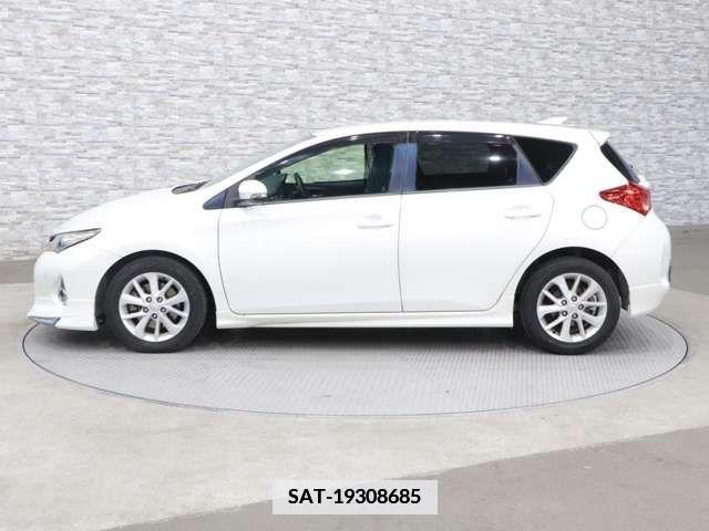 Toyota AURIS 2013-11 339005-11