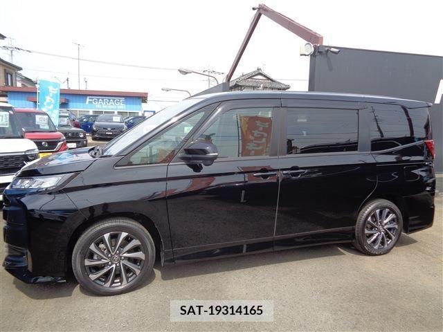 Toyota NOAH HYBRID 2022-07 332539-3