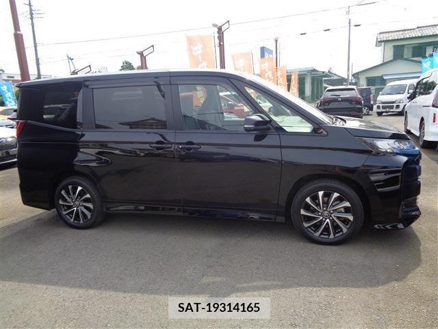 Toyota NOAH HYBRID 2022-07 332539-2