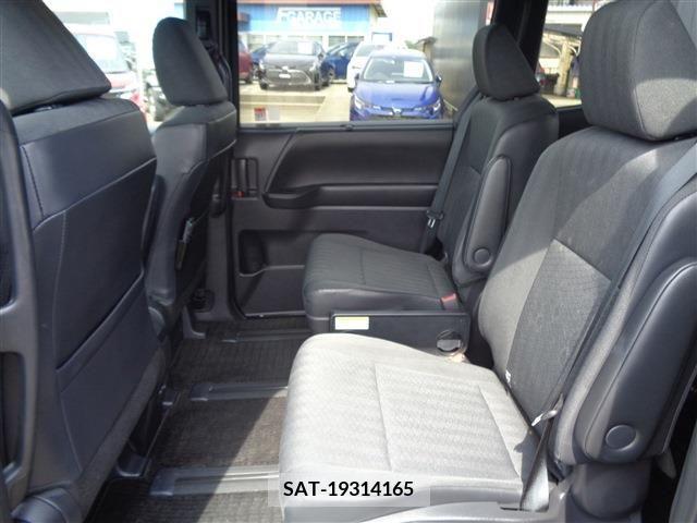 Toyota NOAH HYBRID 2022-07 332539-9