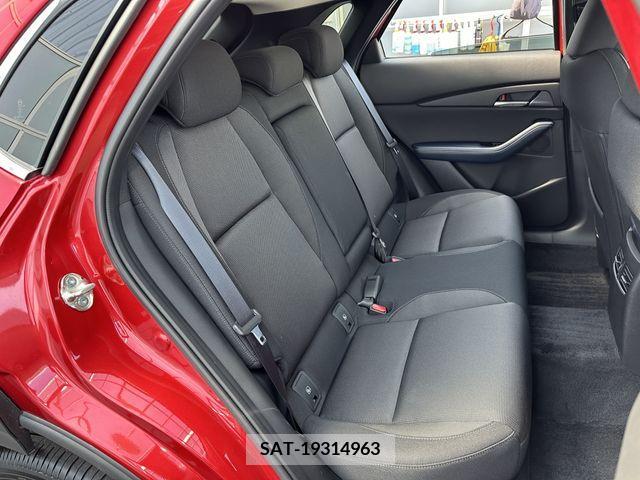 Mazda CX-30 2023-06 358511-13