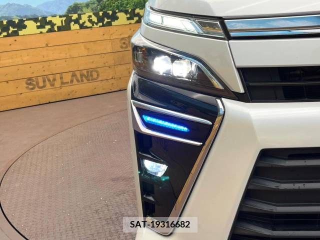 Toyota VOXY 2018-08 370281-12