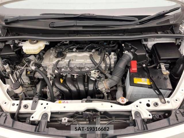 Toyota VOXY 2018-08 370281-18
