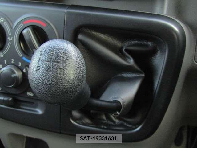 Suzuki EVERY 2019-09 359922-12