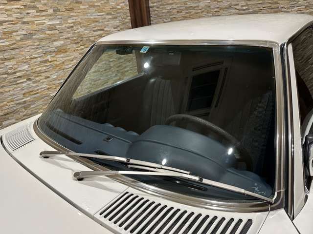 Mercedes Benz SLC 1979-03 10417-11