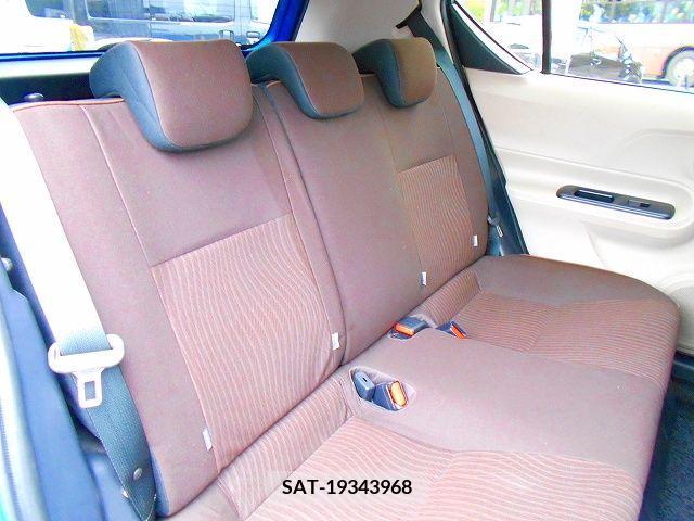 Toyota AQUA 2012-02 236782-3