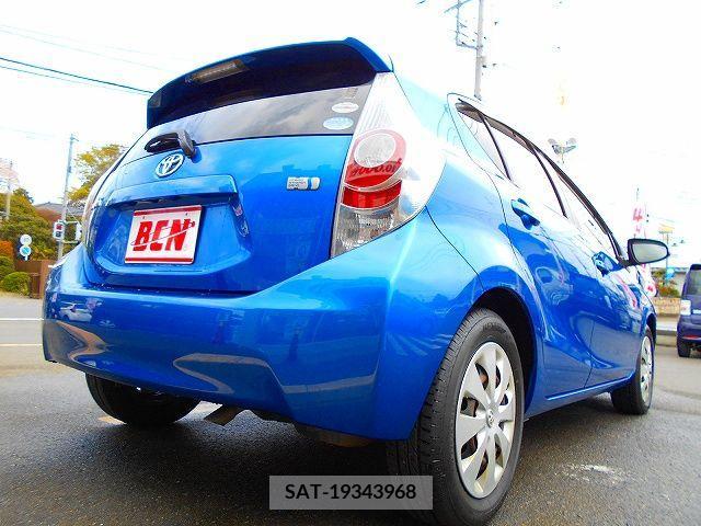 Toyota AQUA 2012-02 236782-24