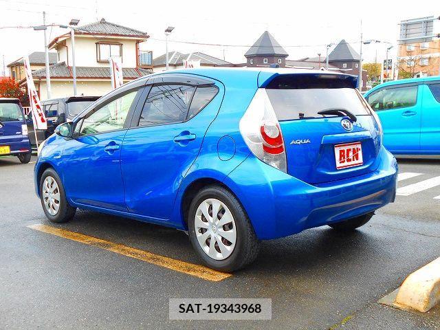 Toyota AQUA 2012-02 236782-8