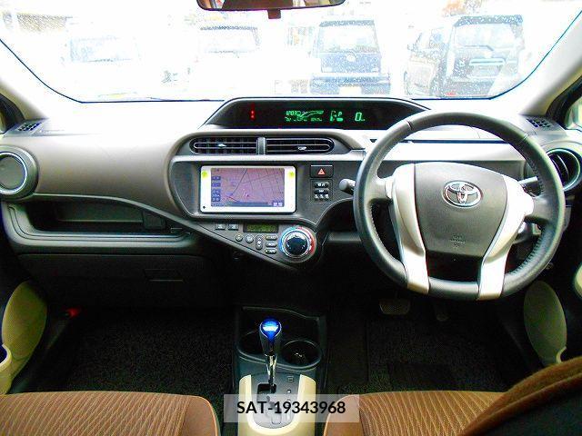 Toyota AQUA 2012-02 236782-1