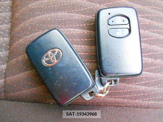 Toyota AQUA 2012-02 236782-11