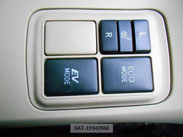 Toyota AQUA 2012-02 236782-10