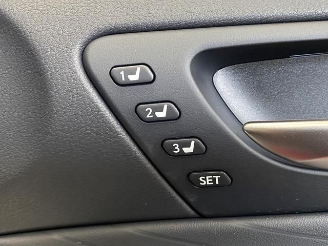 Lexus IS 2023-06 189073-19