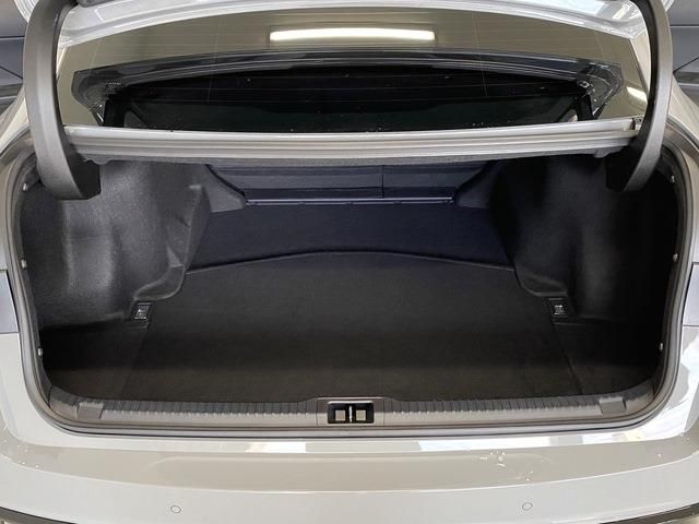 Lexus IS 2023-06 189073-13