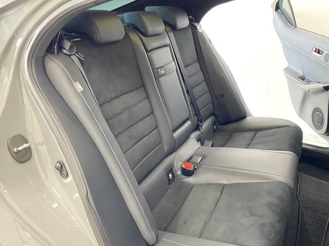 Lexus IS 2023-06 189073-12
