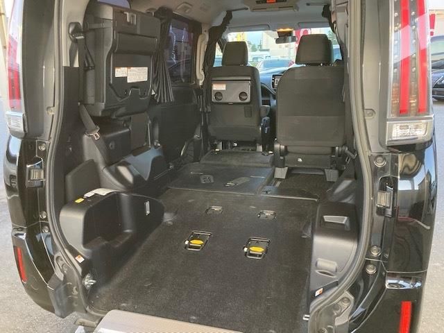 Toyota NOAH 2018-05 456-26