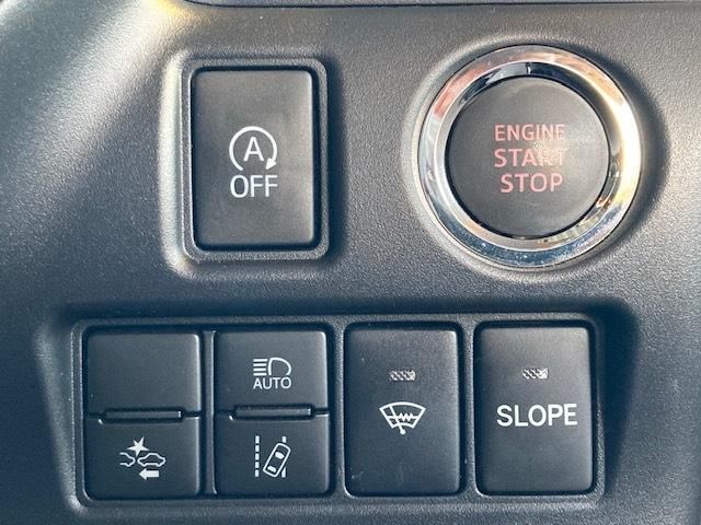 Toyota NOAH 2018-05 456-14