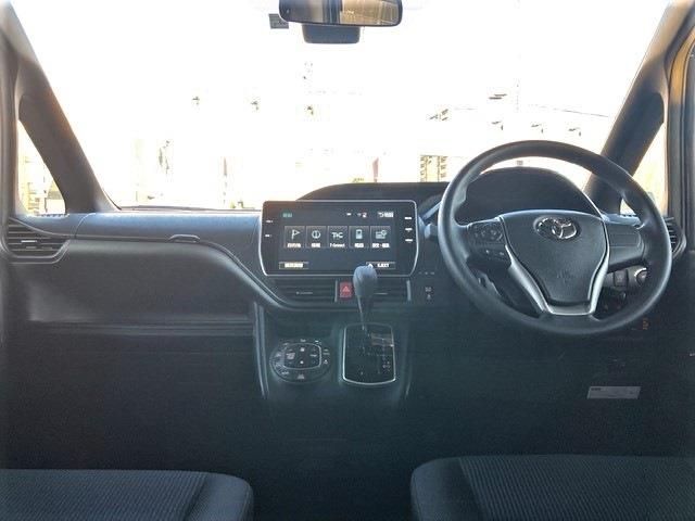 Toyota NOAH 2018-05 456-9