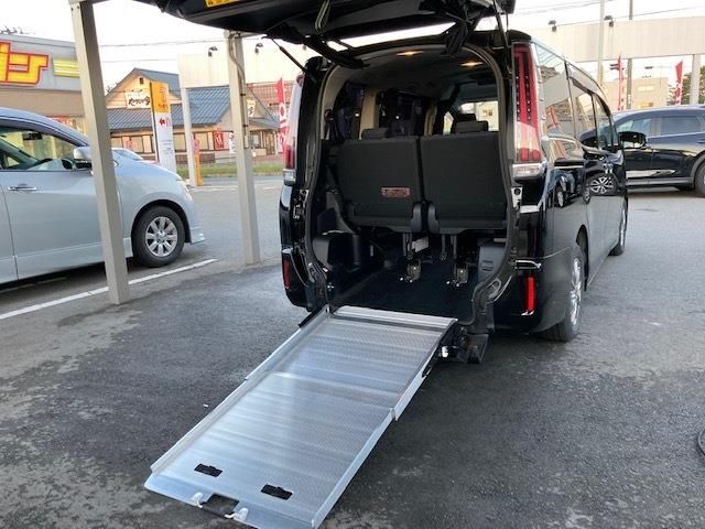 Toyota NOAH 2018-05 456-24