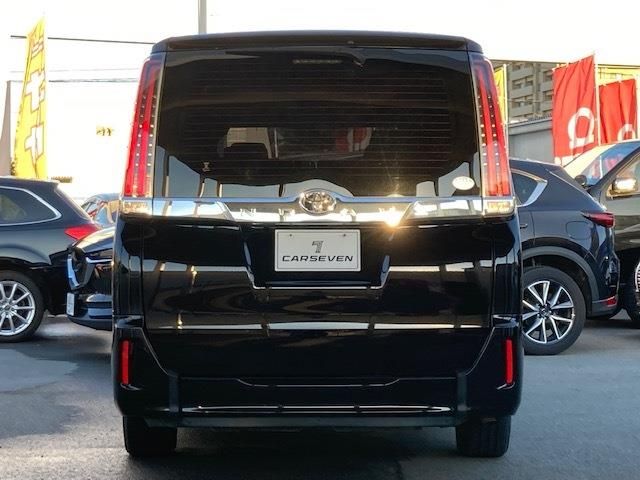 Toyota NOAH 2018-05 456-5