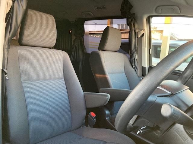 Toyota NOAH 2018-05 456-20