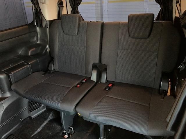 Toyota NOAH 2018-05 456-23