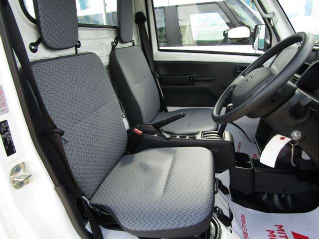 Mitsubishi MINICAB TRUCK 2022-11 21684-9