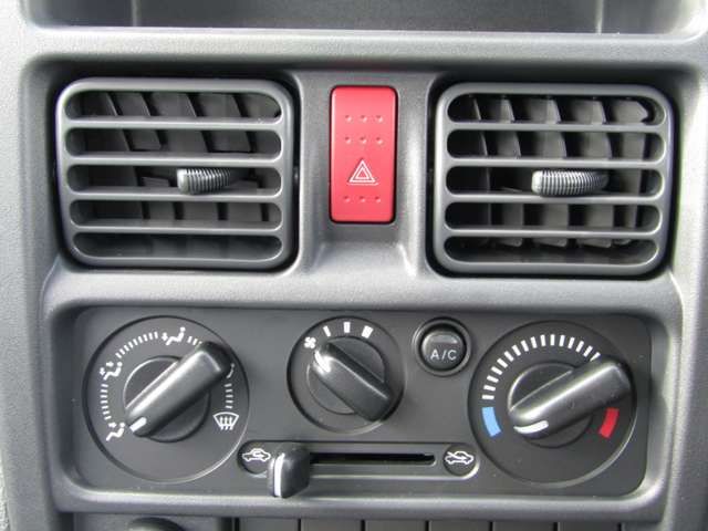 Mitsubishi MINICAB TRUCK 2022-11 21684-10