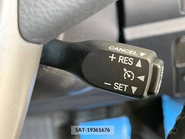 Toyota VOXY 2019-03 291455-6